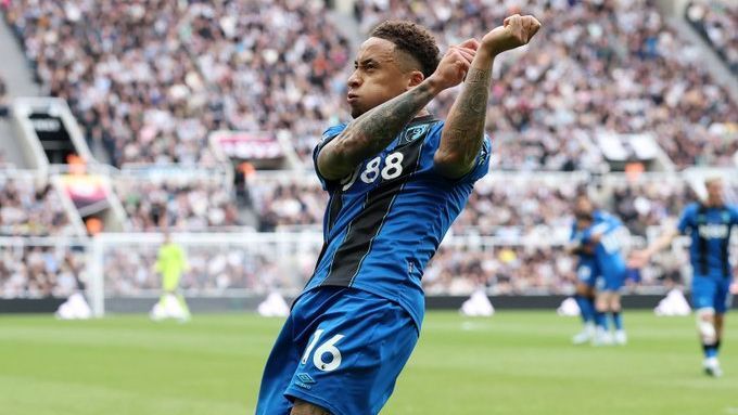 Rayan brilha com assistência, e Bournemouth vence Newcastle na Premier League