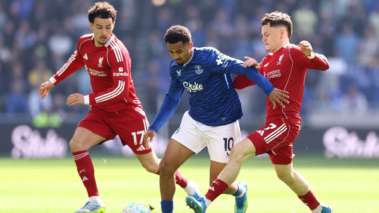 Van Dijk marca nos acréscimos, e Liverpool vence o Everton em clássico na Premier League