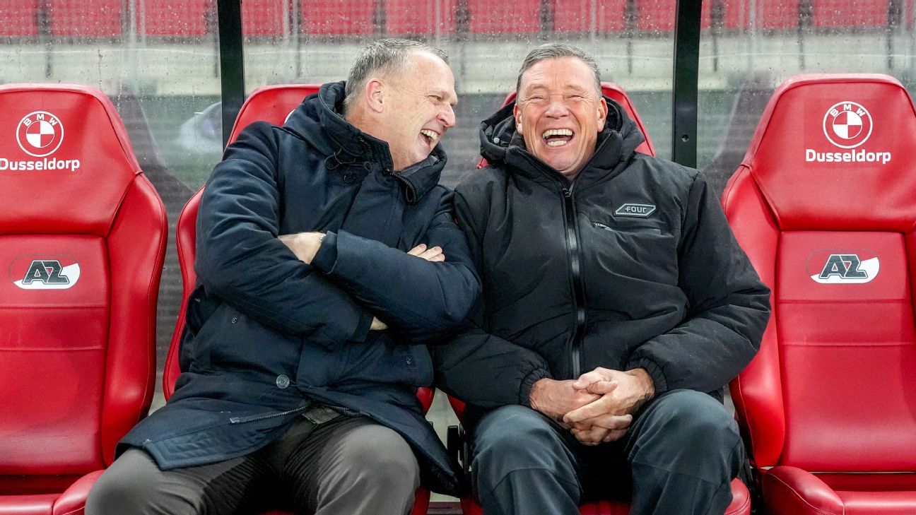 Moet AZ voorbeeld nemen aan Twente en Van den Brom? 