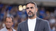 Artur Jorge cobra elenco do Cruzeiro após derrota para o Vasco: 'Precisamos ser mais intensos'