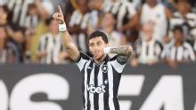 Alex Telles pode deixar o Botafogo? O que sabemos sobre conversas por renovação com o lateral