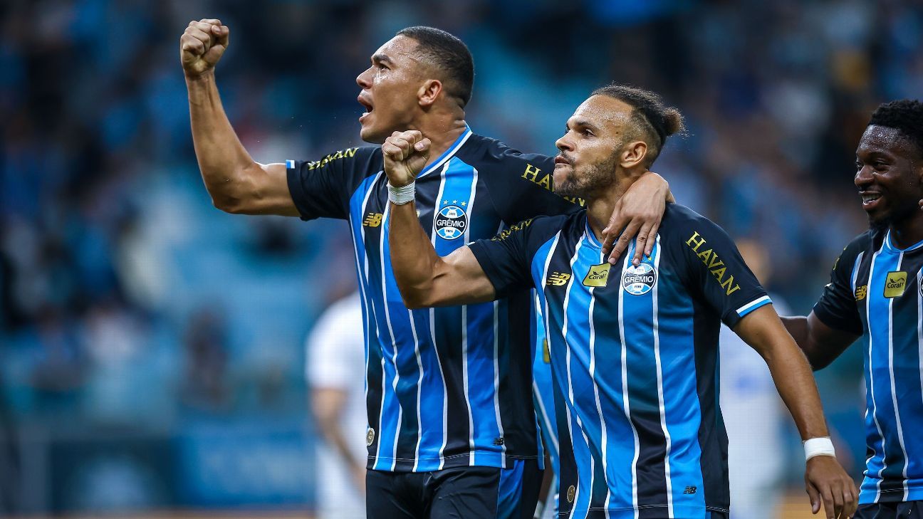 Grêmio se aproveita de expulsão, conta com estrela de Carlos Vinicius e vence o Confiança em estreia na Copa do Brasil