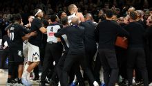 NBA Playoffs 2026: Jokic y Randle, multados por pelea del sábado