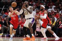 LeBron James takes blame after Lakers' blowout loss to Rockets