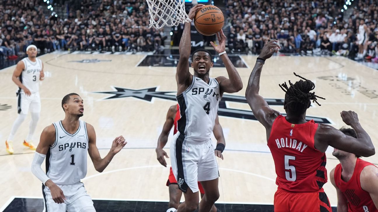 Spurs run away with Game 5 to finish off Blazers