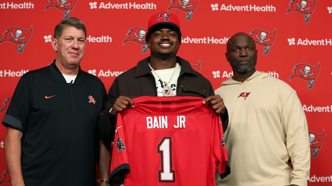 Warren Sapp, Buccaneers show support for Rueben Bain Jr. - ESPN