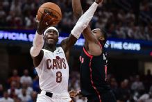 Cavs let Schroder cook in 4th, take 3-2 series lead over Raptors