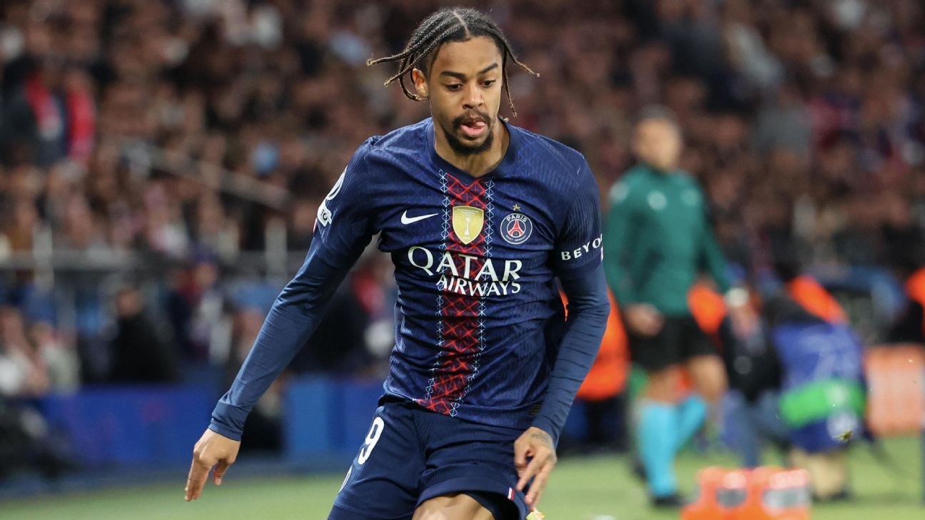 Transfer rumors, news: Liverpool eye PSG's Barcola...