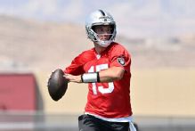Raiders QB Mendoza working on transition to play under center