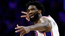 Joel Embiid tem noite de gala, 76ers completam virada sobre os Celtics e avançam nos playoffs