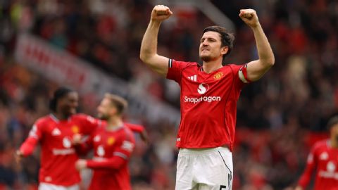 Should Man United hire Carrick now they're back in.