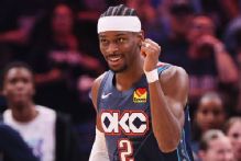 Chet Holmgren, Shai Gilgeous-Alexander lead Thunder past Lakers
