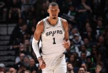 Victor Wembanyama's big night gives Spurs series lead vs. Wolves