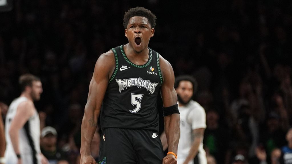 Edwards’ 36-Point Performance, 16 in 4th, Evens Series for Wolves Against Shorthanded Spurs