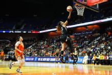 Chennedy Carter continues electric start with Aces in win vs. Sun