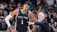 How the Spurs are learning from the greats who came before them