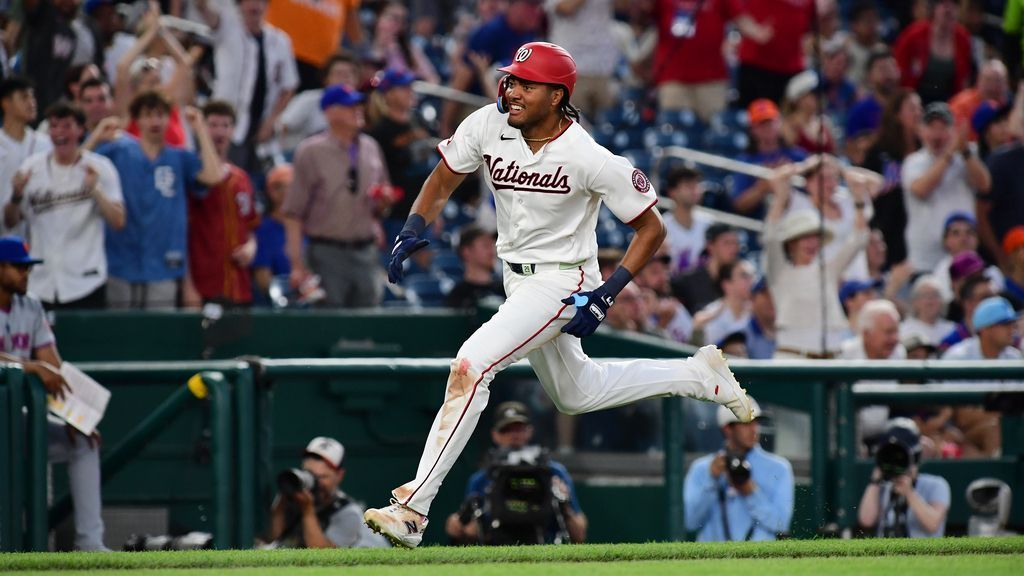 Wood races home for inside-the-park grand slam