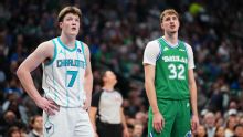 Flagg de Mavs y Knueppel de Hornets encabezan el NBA All-Rookie Team