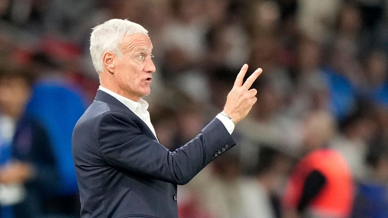 Deschamps to rejoin France after mom's funeral