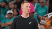 Magic ultima acuerdo con Sean Sweeney para entrenador, fuentes