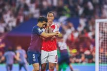 Marquinhos ganha prêmio de fair play por abraçar Gabriel Magalhães logo após título da Champions League