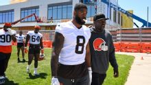 Jared Verse, Dillon Gabriel each don No. 8 jersey in Browns practice