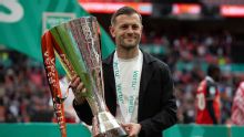 Como ex-Arsenal superou aposentadoria aos 30 anos para brilhar como técnico e ser campeão: 'Craque fora de campo'