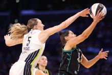 Plum returns, but Wings beat Sparks behind Bueckers, Ogunbowale