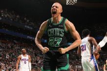 Sources: Walsh agrees to 3-year, $15M extension with Celtics
