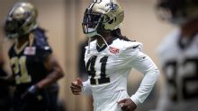 Saints' Alvin Kamara practices, 'moving well' after MCL sprain