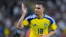 Yasin Ayari leads Sweden's rout of father's native Tunisia