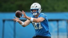 Source: Lions' Sam LaPorta (back) fully cleared for training camp
