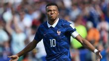 Mbappé rewrites France, World Cup history books as Les Bleus beat Senegal