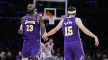 LeBron James le informa a Lakers que se va a otra parte, fuentes