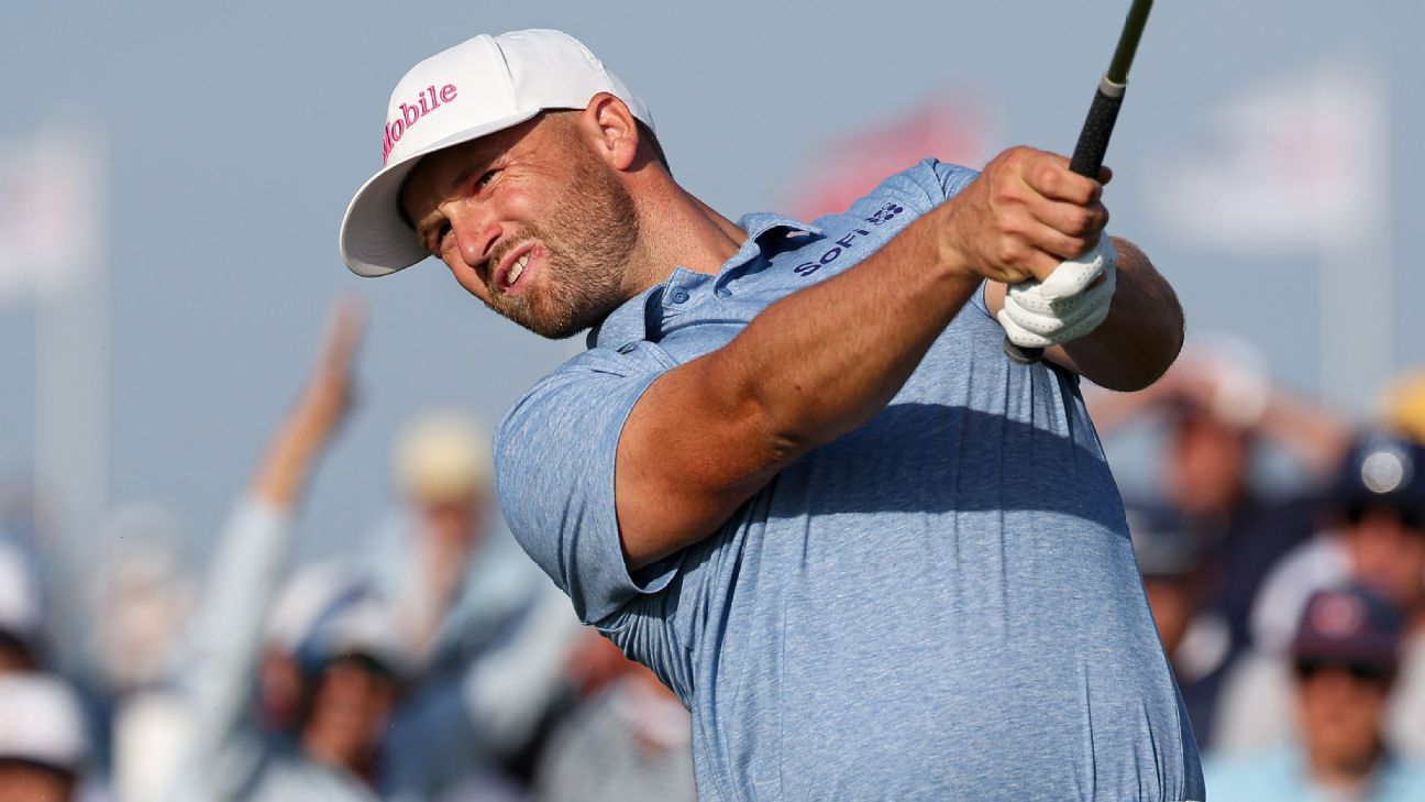 Clark Holds Four-Shot U.S. Open Lead as Darkness Suspends Play