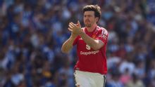 Harry Maguire hands out stickers, meets fans in New York despite World Cup snub