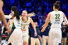 Bueckers fuels rally as Wings erase 14-point deficit in 4th