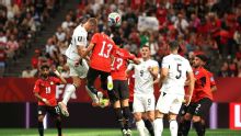 World Cup Daily LIVE: Surman nods New Zealand into the lead