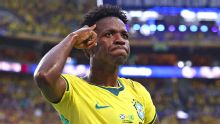 Show de Vinicius Jr. preocupa jornal espanhol por fim de contrato: 'Real Madrid tem um problema...'