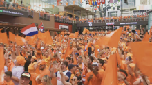 Liveblog: Storm op komst in Kansas City, toch lopen Oranjefans warm voor laatste groepsduel