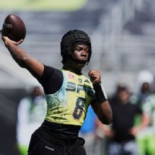 Texas gains commitment from '28 QB prospect Neimann Lawrence