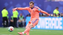 Quantos jogos Neuer precisa para ultrapassar Lothar Matthäus em recorde histórico na Alemanha