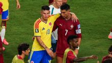 James Rodríguez explica abraço caloroso em Cristiano Ronaldo em Colômbia x Portugal: 'Estava sempre na casa dele'