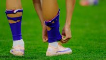 Por que jogadores do Brasil e da Copa do Mundo rasgam as meias (e isso é permitido)?