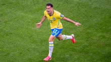 Herói, Martinelli sai com olho sangrando e fica sem palavras ao colocar Brasil nas oitavas da Copa
