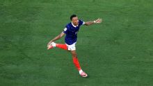 Mbappé supera recorde de Ronaldo Fenômeno e ainda igual marca de Pelé com a França na Copa