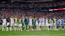 Reforço inglês do Barcelona revela o que o surpreende em Kane na Copa: 'Qualquer um nesse nível pode acertar o ângulo, mas...'