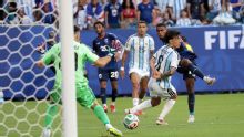 Deroy Duarte definió cruzado y Cabo Verde empató el partido ante Argentina