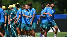 Brasil faz último treino antes de encarar Noruega com time quase completo e 'visita especial' a Neymar