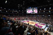 WNBA regular-season record crowd of 20,996 watch Wings beat Tempo